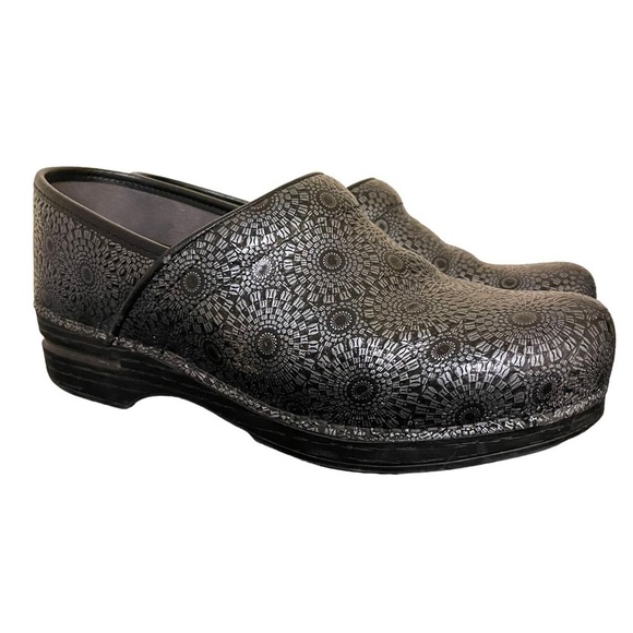 Dansko XP Pro Medallion Black Leather Slip On Clogs Size 42 (U.S. 11.5-12) - Picture 5 of 13
